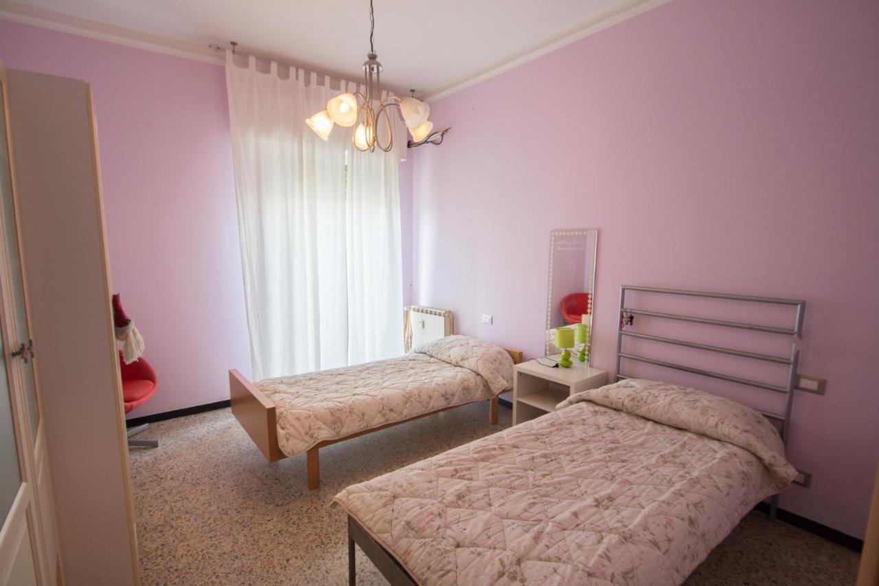سافونا Yellow House المظهر الخارجي الصورة